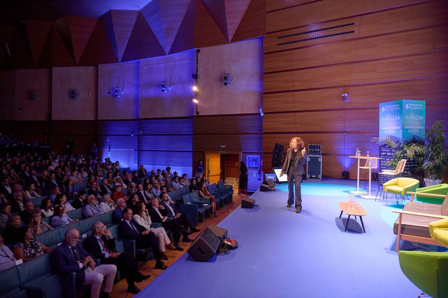 El discurso optimista de Elsa Punset abre la segunda jornada del Blue Zone Forum-Navalia Meeting